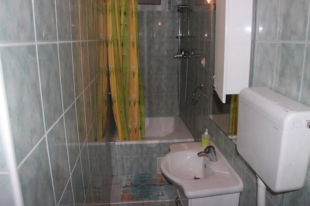 Guest House With Garden - Zuvan Split