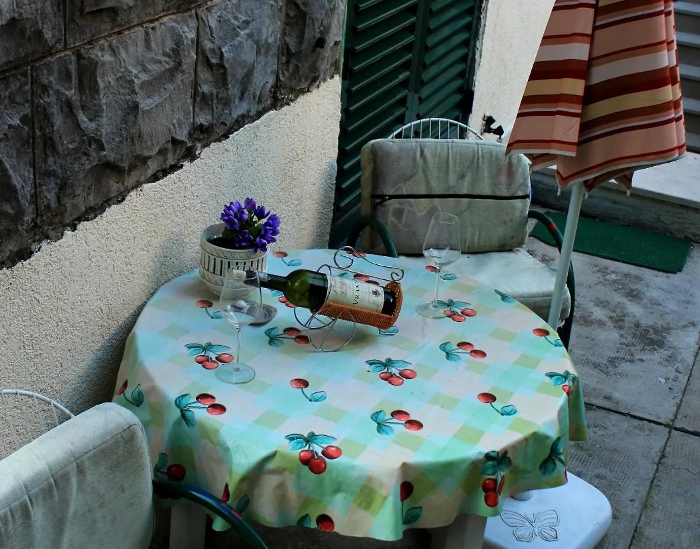 Guest House With Garden - Zuvan Split