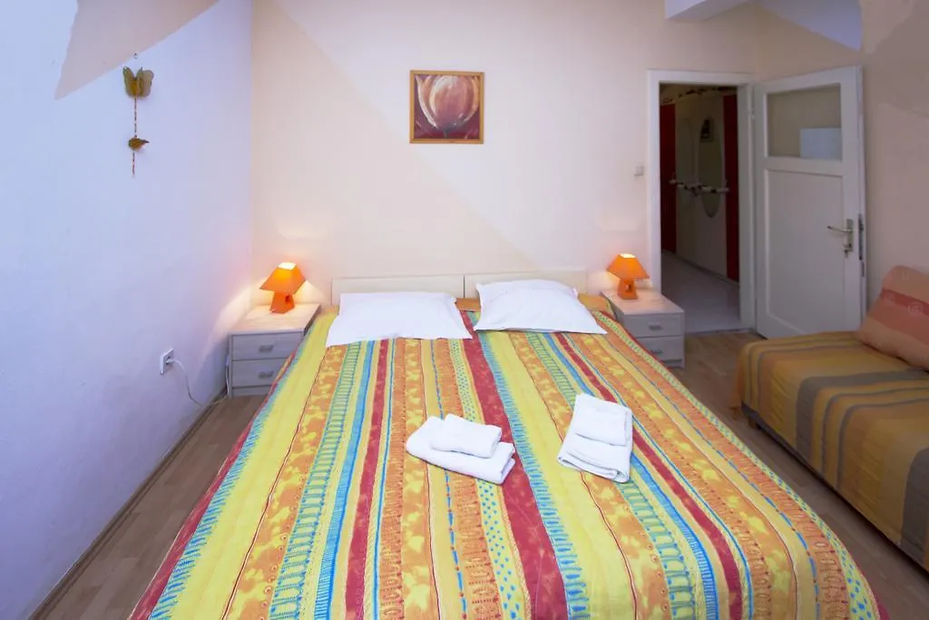 Guest House With Garden - Zuvan Split