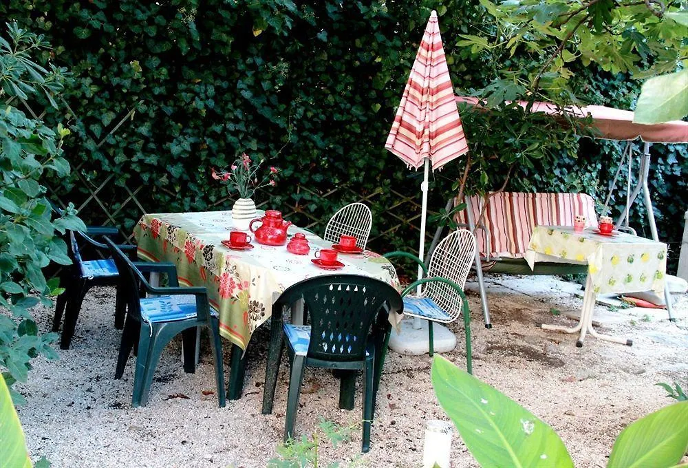 Guest House With Garden - Zuvan Split