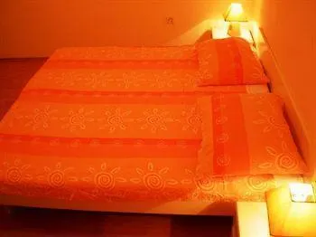 Guest House With Garden - Zuvan
